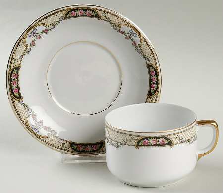 THU226 Flat Cup & Saucer Set