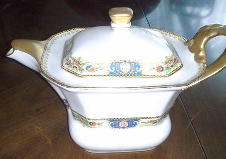 TRV333 Teapot & Lid