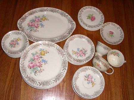 TST532 Footed Cup & Saucer Set