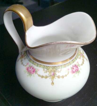 TRV338 Creamer
