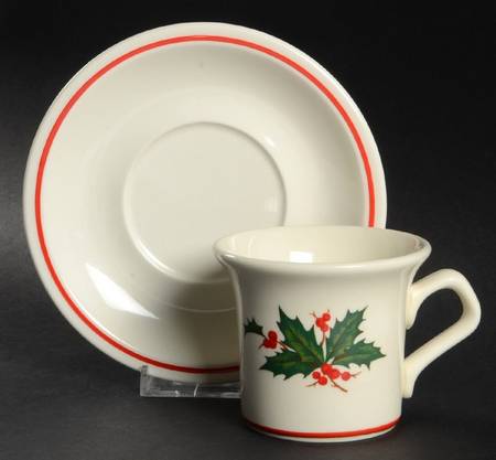 Holiday Wreath (3-8" Rim) Flat Cup & Saucer Set
