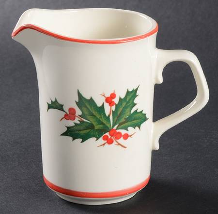 Holiday Wreath (3-8" Rim) Creamer