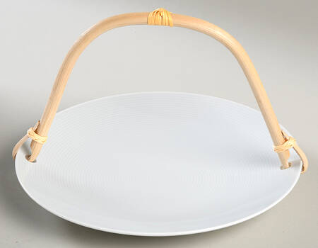 Loft White 5 3/8"-5 5/8" Bamboo Handled Serving Plate  HC