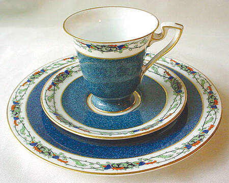 C1303 Dark Blue Footed Cup & Saucer Set