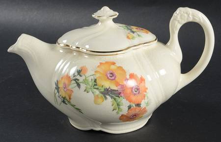 Wild Poppy (Vogue, Swirl) Teapot & Lid
