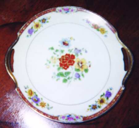 THU244 Handled Cake Plate