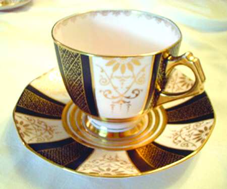 9462h Footed Cup & Saucer Set