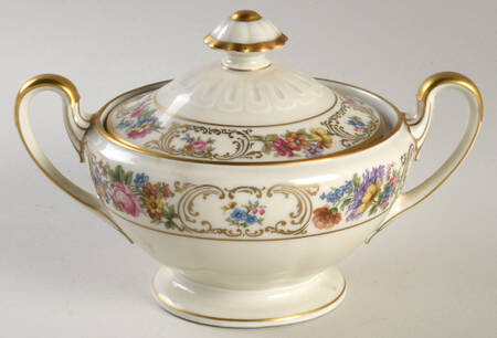 Wettin (Scalloped) Sugar Bowl & Lid