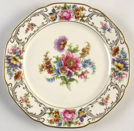 Wettin (Scalloped) Small Dinner Plate
