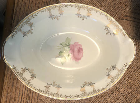 TST558 9" Oval Vegetable Bowl