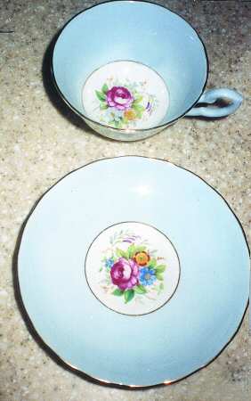 C9042 Footed Cup & Saucer Set