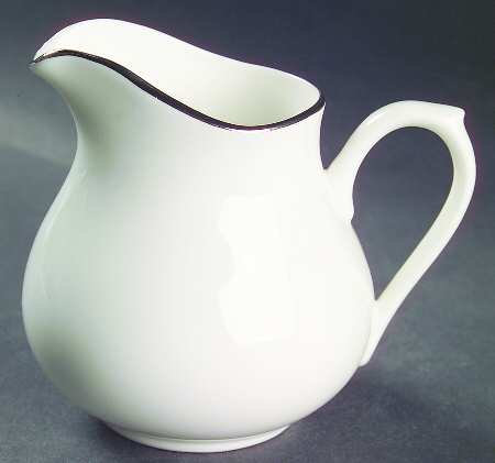 Classique Platinum Creamer