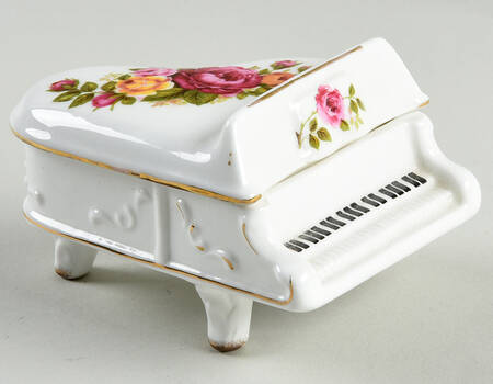 Cottage Rose Figural Covered Box