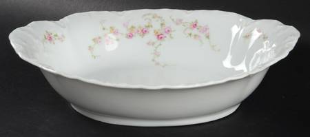 3385 (Scalloped) 9" Oval Vegetable Bowl