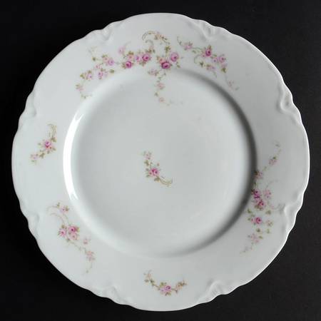 3385 (Scalloped) Luncheon Plate