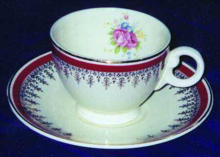 TST578 Footed Cup & Saucer Set