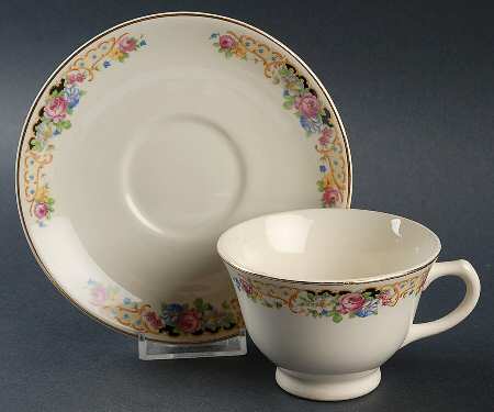 TST584 Footed Cup & Saucer Set