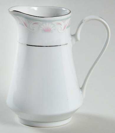Coquille Creamer