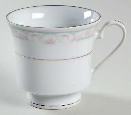 Coquille Footed Cup