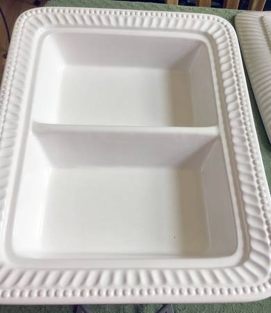 Villa Blanca Rectangular Covered Divided Vegetable No Lid