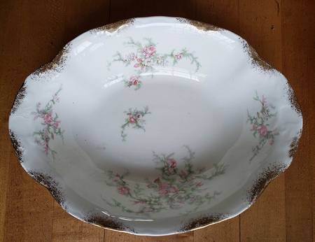 TST611 9" Oval Vegetable Bowl