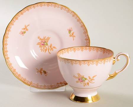 H819 Footed Cup & Saucer Set