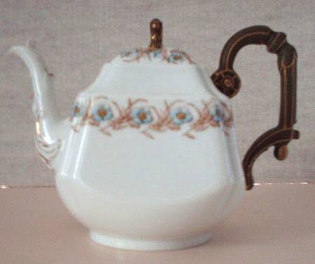 Trv418 Teapot & Lid