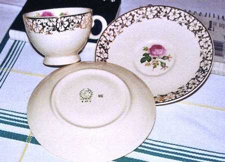 Tst621 Footed Cup & Saucer Set