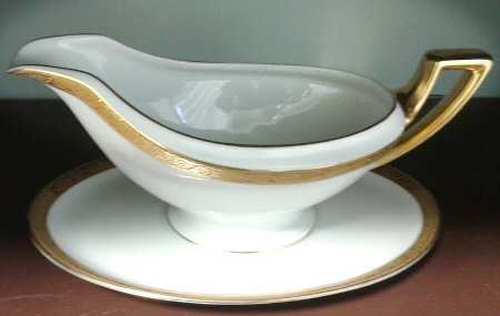9127 Gravy Boat & Underplate