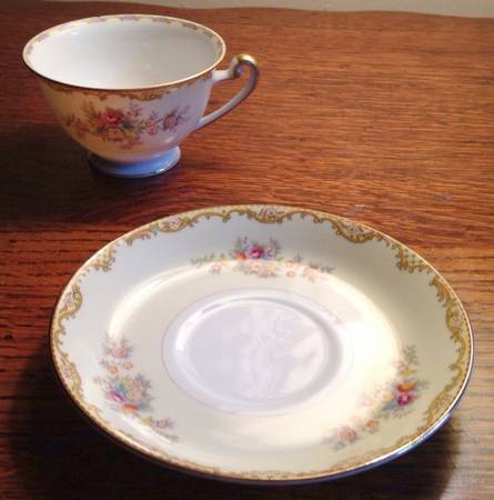 TSW11 Footed Cup & Saucer Set