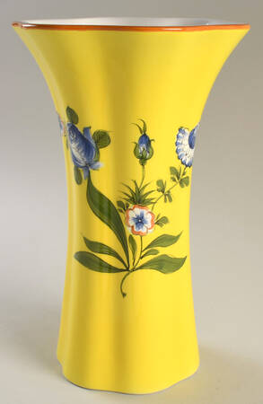 Marseilles Yellow 9" Vase