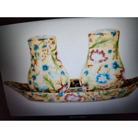 Caroline Salt & Pepper Set