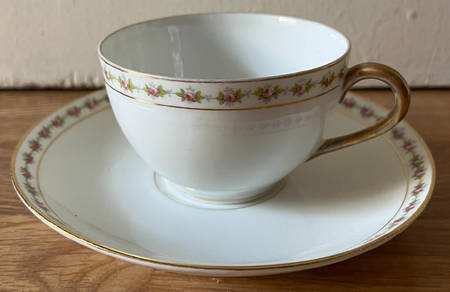 TRV452 Flat Cup & Saucer Set