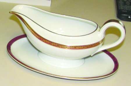 THO339 Gravy Boat with Attached Underplate