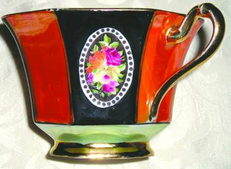 TIR398 Footed Cup