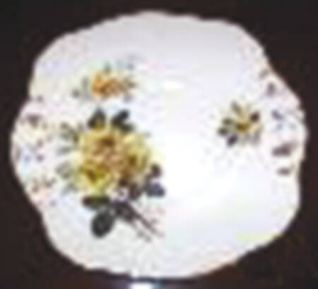 TUE3 Handled Cake Plate