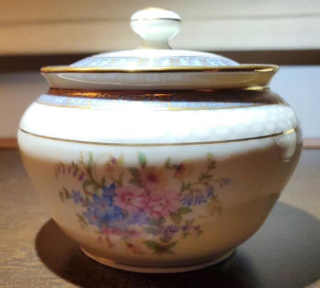 1-106 Sugar Bowl & Lid