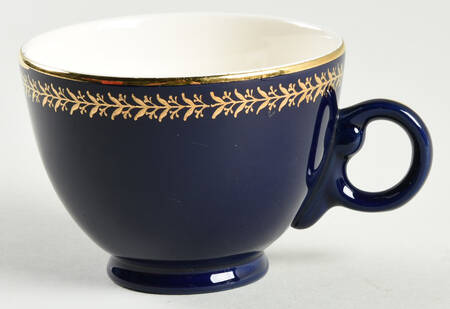TST846 Footed Cup