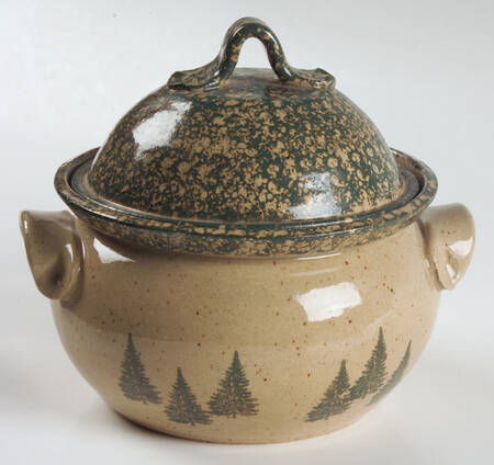 Winter Pines Brown (Made in Mold) 1 Qt Round Covered Casserole