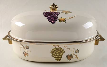 Villa Grande Oval Covered Metal Roaster