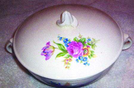1823 1-2 Round Covered Vegetable