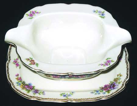 THO353 Gravy Boat with Attached Underplate