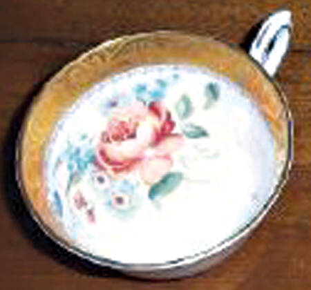 D3060 Footed Cup