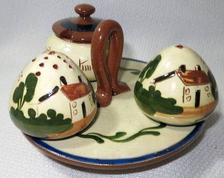 Motto Ware (Cottage) 5-Piece Condiment Set (Salt, Pepr, Mustard & Tray)