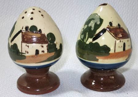 Motto Ware (Cottage) Salt & Pepper Set