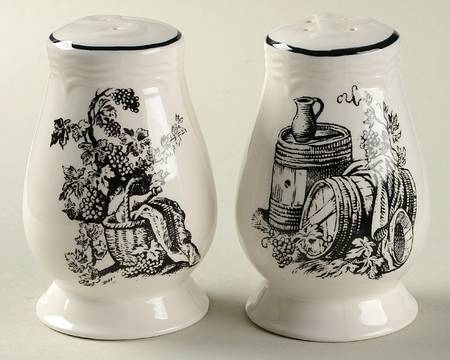 New England Toile (People) Salt & Pepper Set
