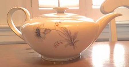 1043 Teapot & Lid