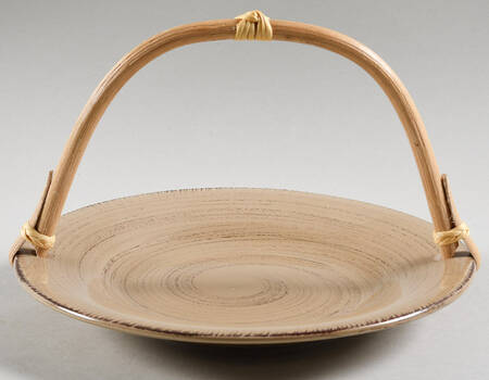 Sonoma Tan 5 3/8"-5 5/8" Bamboo Handled Serving Plate  HC
