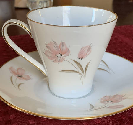 4069 Flat Cup & Saucer Set