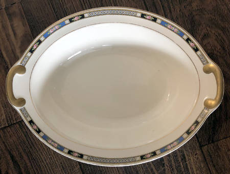 TST874 10" Oval Vegetable Bowl